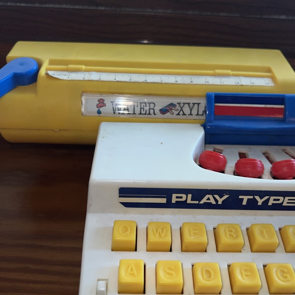 Vintage Tomy's Tutor Typer Toy Typewriter Alphabet Learning Fun 1977 - Picture 2 of 5